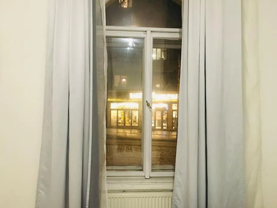 Hotel Apartment In Prague 2 Square