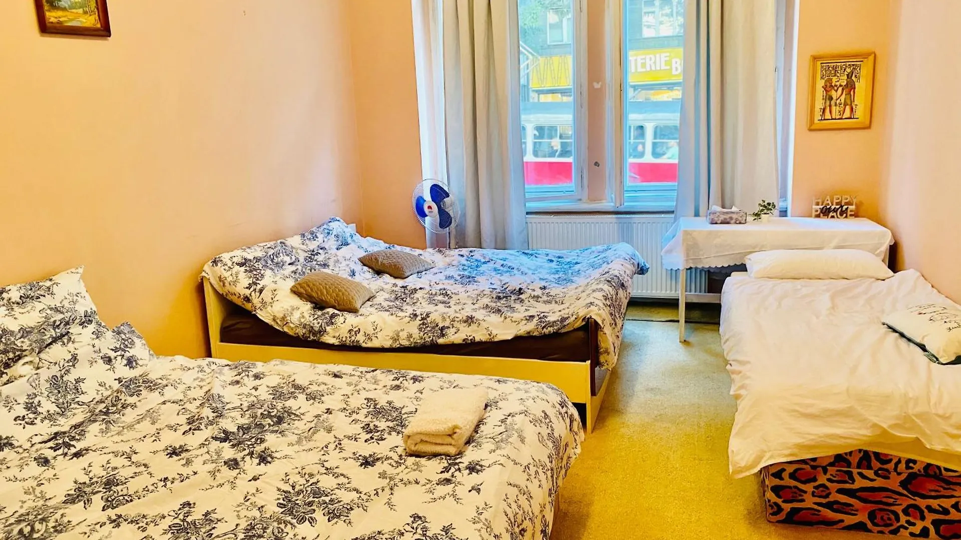 Hotel Apartment In Prague 2 Square