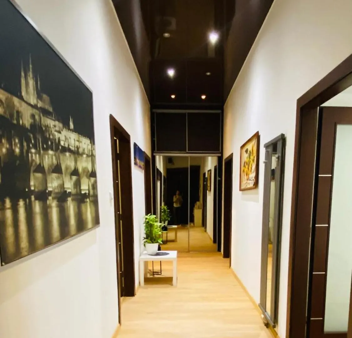 Hotel Apartment In Prague 2 Square